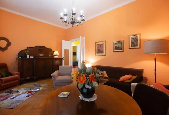 公寓 Nediljica 扎达尔